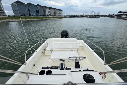 Boston Whaler 210 Montauk image