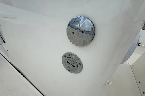 Boston Whaler 210 Montauk image