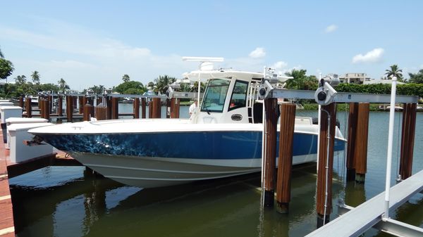 Boston Whaler 320 Outrage
