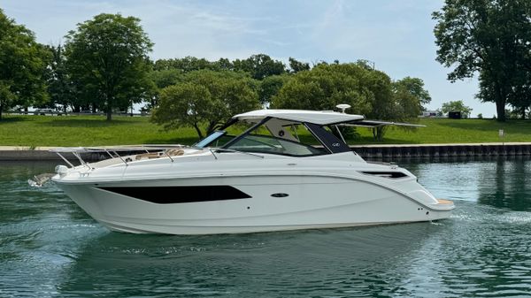 Sea Ray 320 Sundancer 