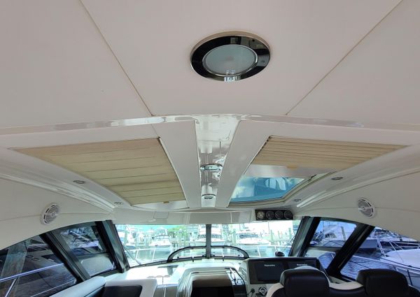 Sea Ray 470 Sundancer image