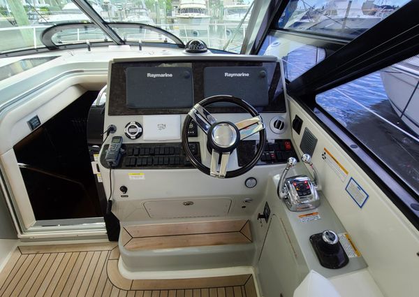 Sea Ray 470 Sundancer image