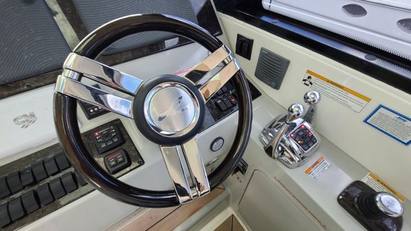 Sea Ray 470 Sundancer image