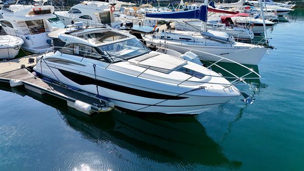 Princess Yachts V40 image