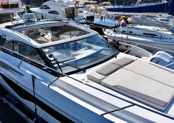 Princess Yachts V40 image