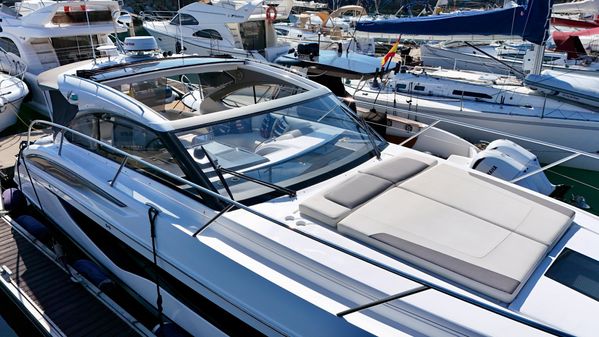 Princess Yachts V40 image