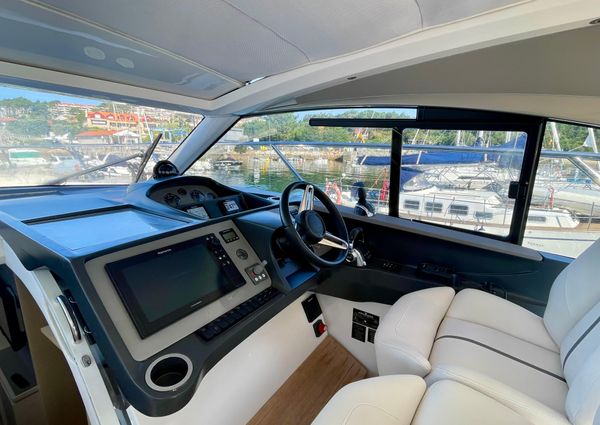 Princess Yachts V40 image