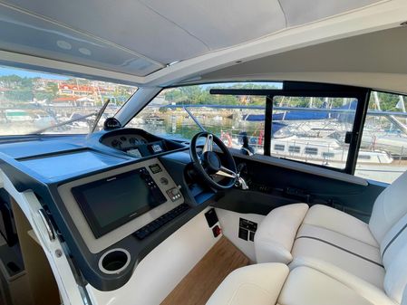 Princess Yachts V40 image