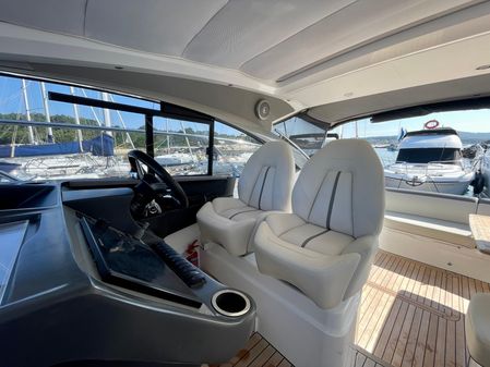 Princess Yachts V40 image