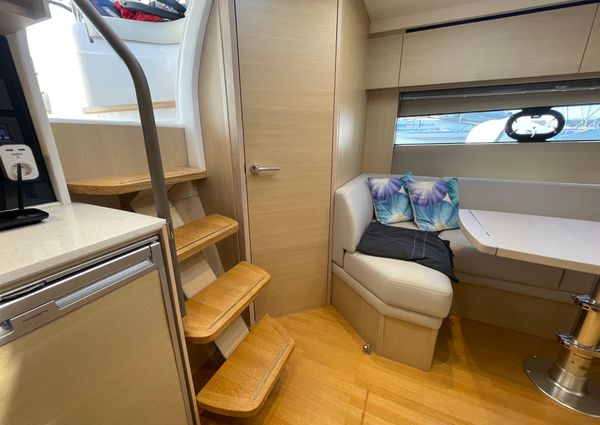 Princess Yachts V40 image