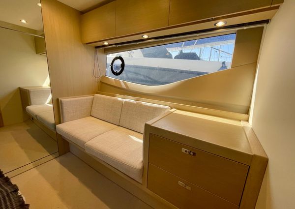 Princess Yachts V40 image