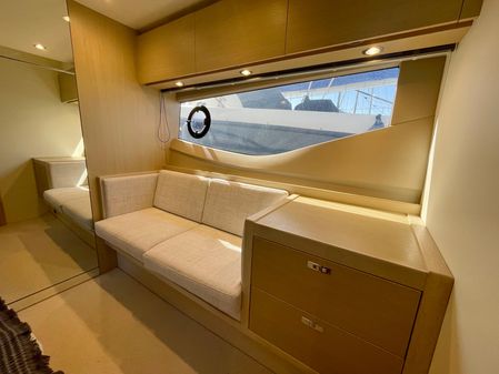 Princess Yachts V40 image