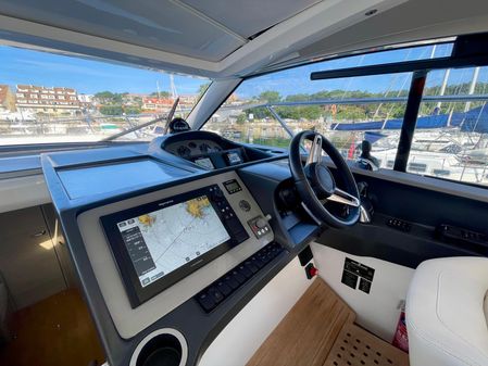 Princess Yachts V40 image