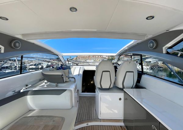 Princess Yachts V40 image