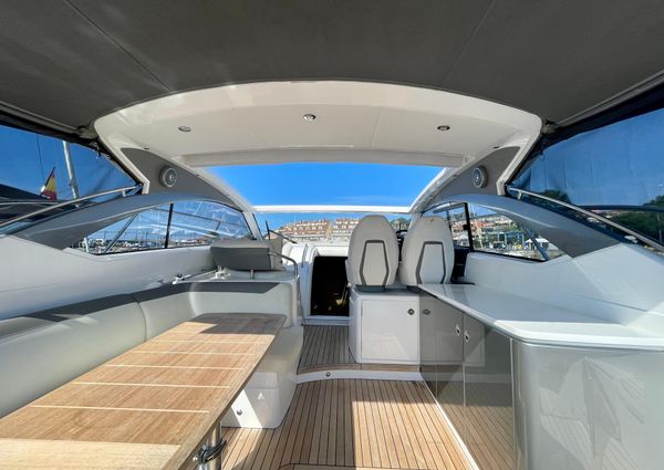 Princess Yachts V40 image