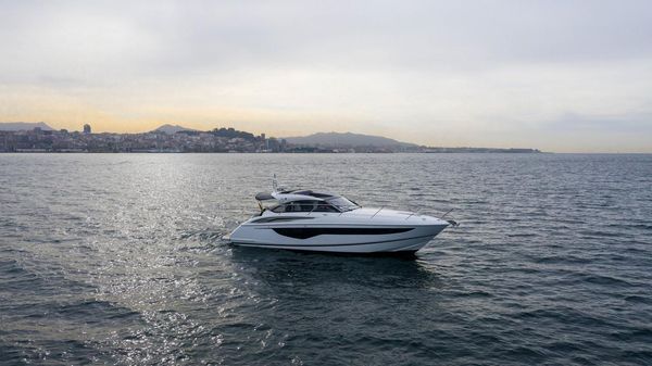 Princess Yachts V40 image