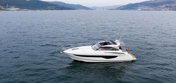 Princess Yachts V40 image