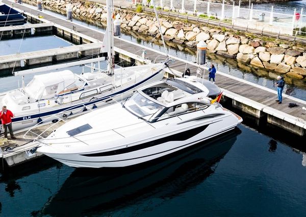 Princess Yachts V40 image