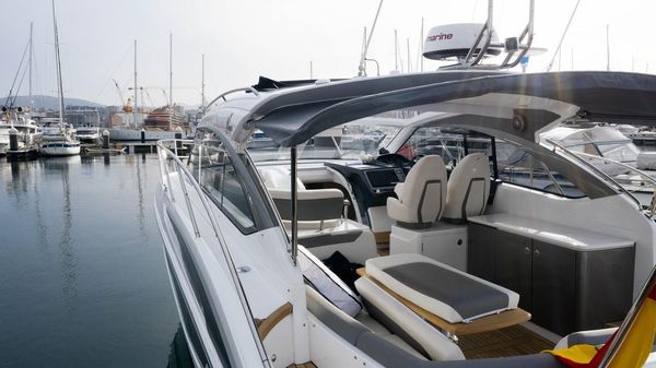 Princess Yachts V40 image