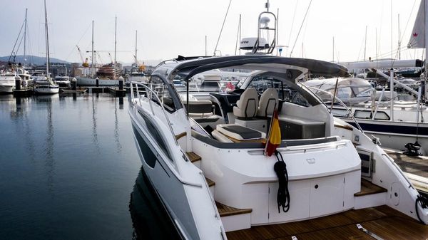 Princess Yachts V40 image