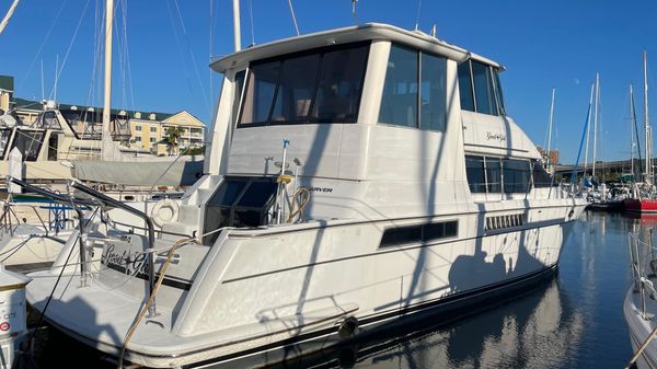 Carver 500 Cockpit Motor Yacht