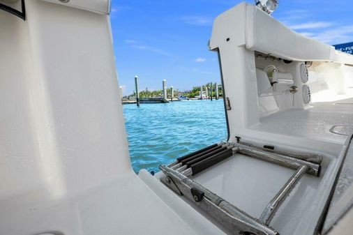 Invincible 39 Center Console image