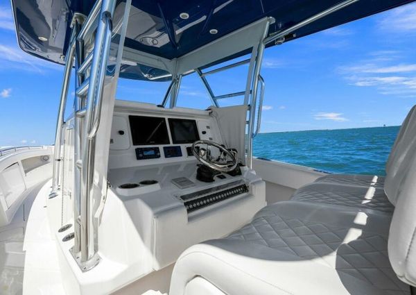 Invincible 39 Center Console image