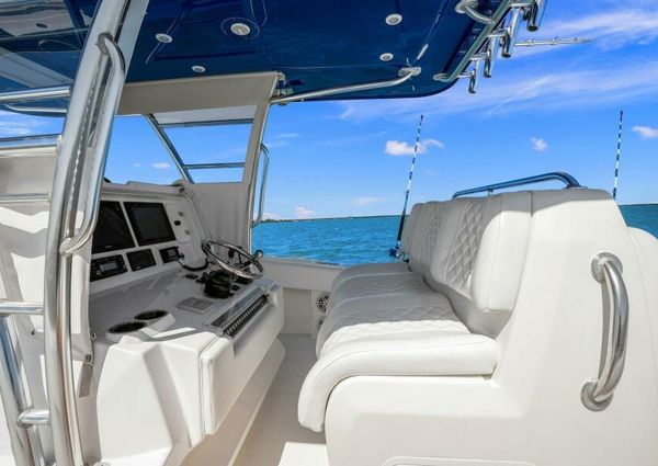 Invincible 39 Center Console image