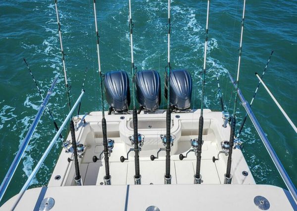 Invincible 39 Center Console image