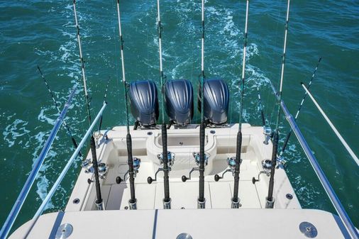 Invincible 39 Center Console image