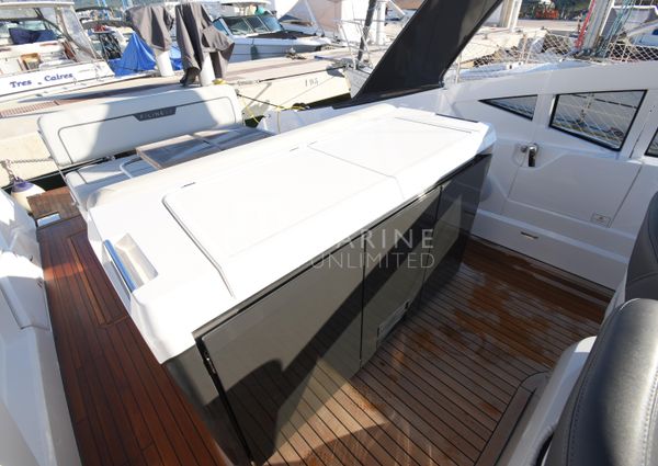 Fairline F-LINE-33 image