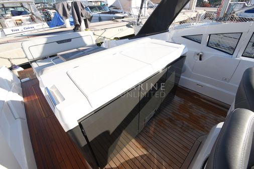 Fairline F-LINE-33 image