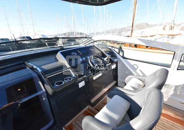 Fairline F-LINE-33 image