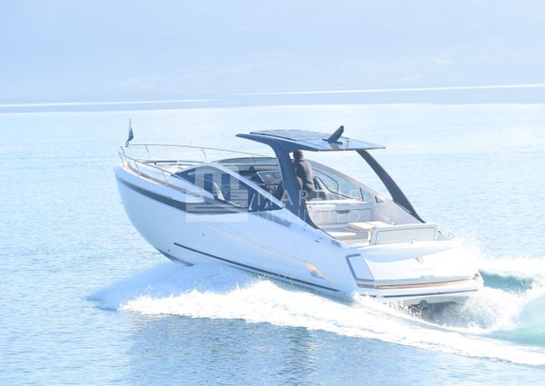 Fairline F-LINE-33 image