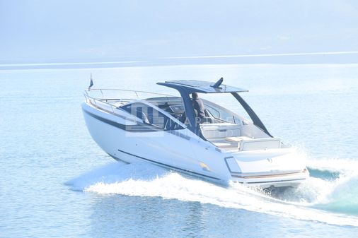 Fairline F-LINE-33 image