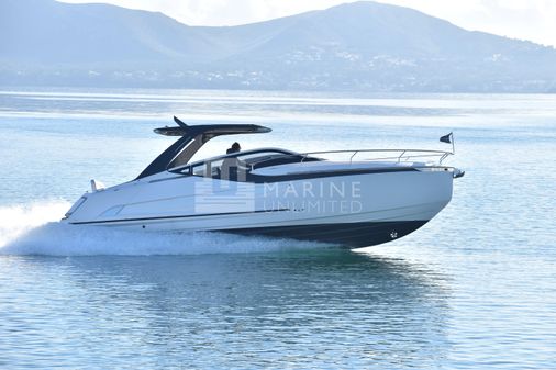 Fairline F-LINE-33 image