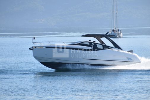 Fairline F-LINE-33 image