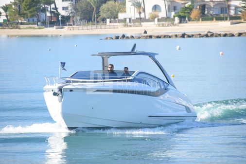 Fairline F-LINE-33 image