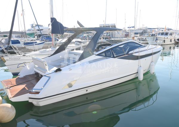 Fairline F-LINE-33 image