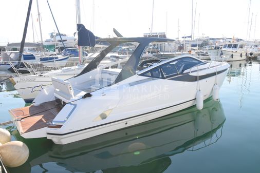 Fairline F-LINE-33 image