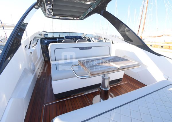 Fairline F-LINE-33 image