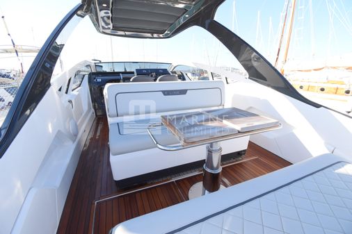 Fairline F-LINE-33 image