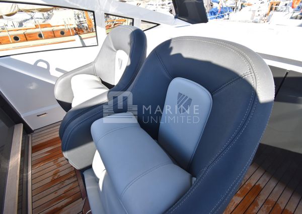 Fairline F-LINE-33 image