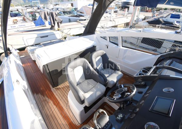 Fairline F-LINE-33 image