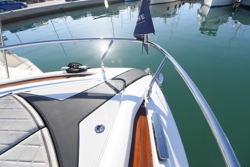 Fairline F-LINE-33 image