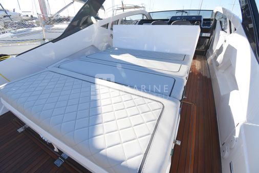 Fairline F-LINE-33 image