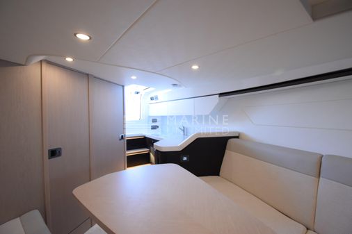 Fairline F-LINE-33 image