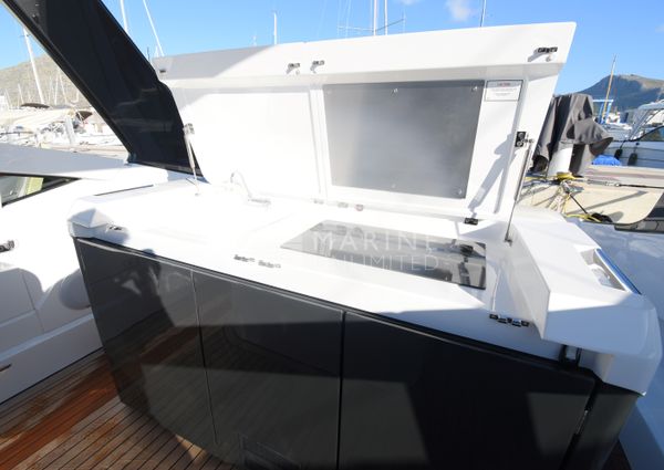 Fairline F-LINE-33 image