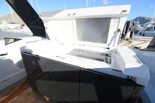 Fairline F-LINE-33 image