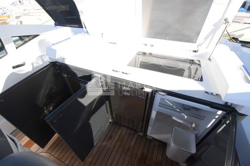 Fairline F-LINE-33 image